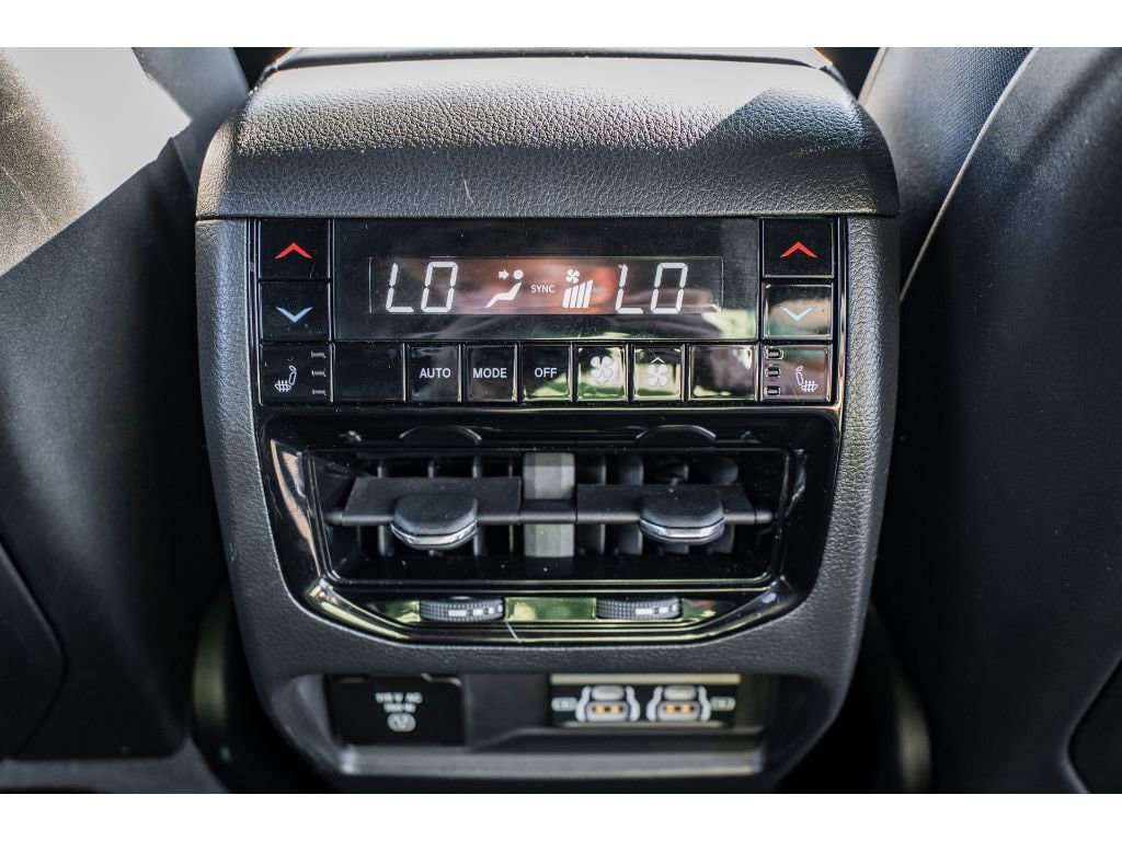 2023 Jeep Grand Cherokee Overland - Photo 29