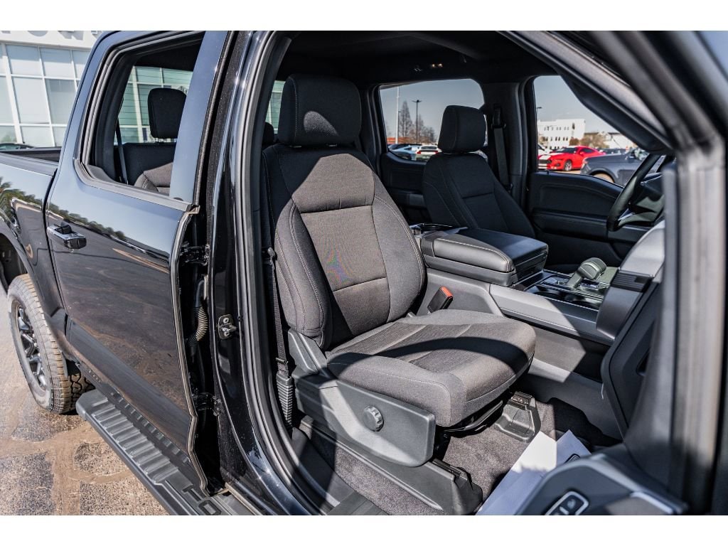 2025 Ford F-150 XLT - Photo 20
