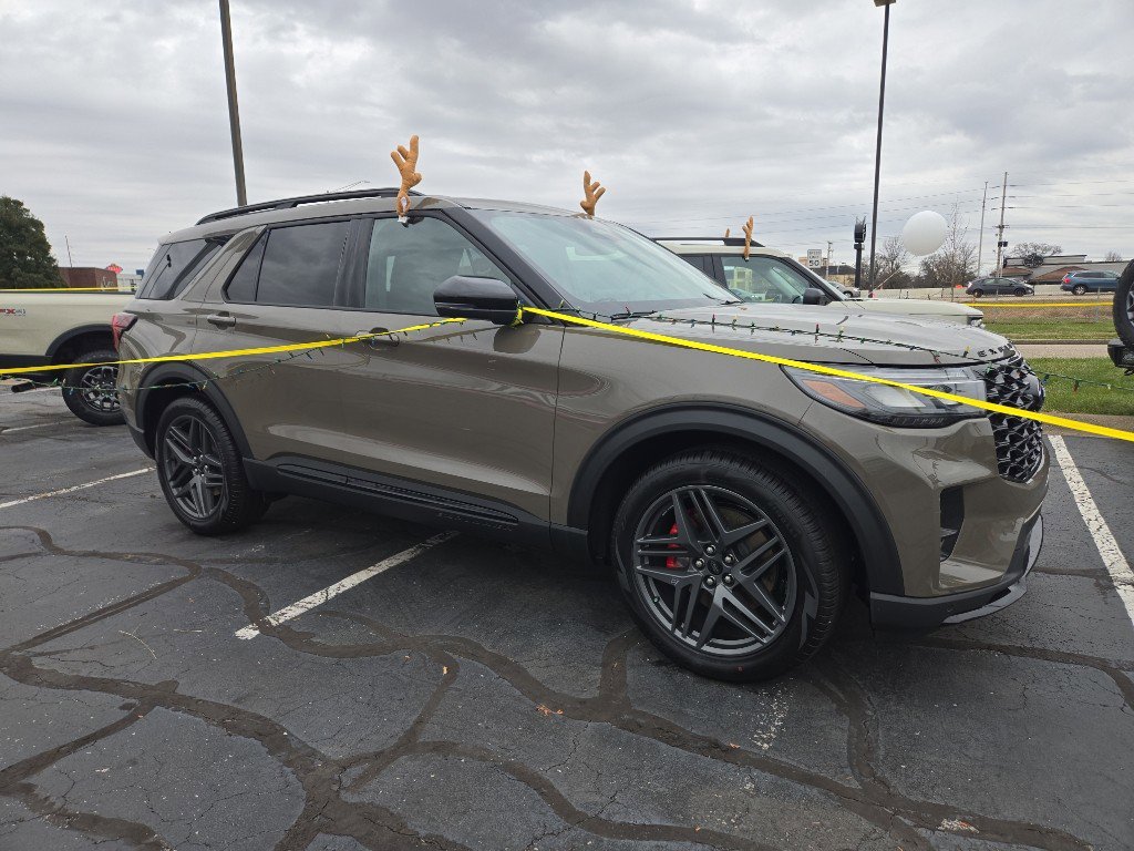 2026 Ford Explorer ST's photo