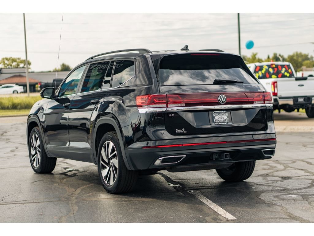 Used 2024 Volkswagen Atlas 2.0T SE w/Technology SUV
