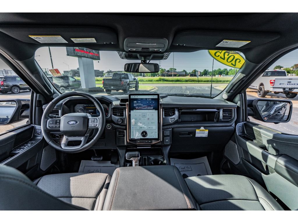 2025 Ford F-150 Lightning Lariat - Photo 9