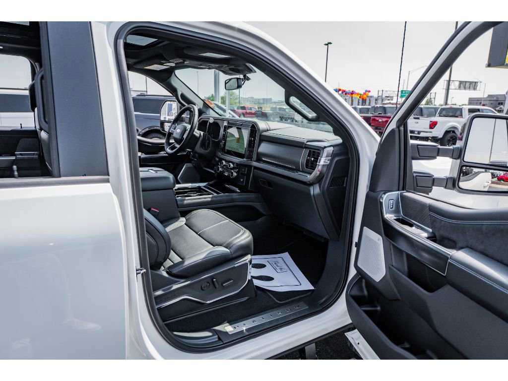 2025 Ford F-350 Super Duty Platinum - Photo 21
