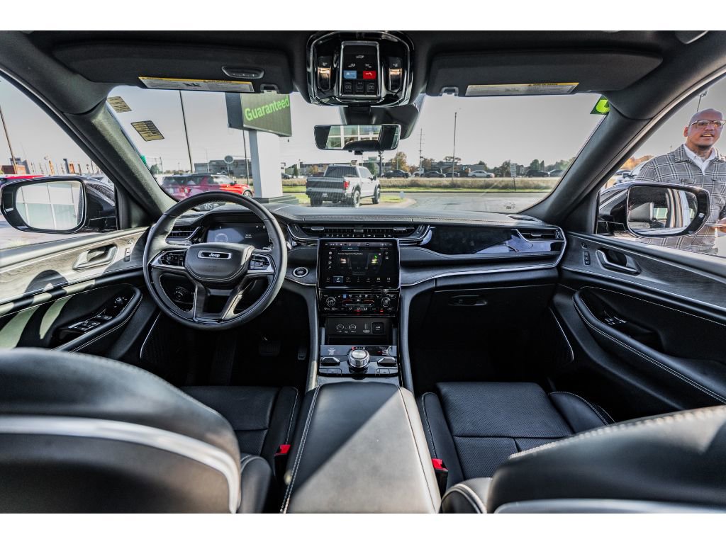 2023 Jeep Grand Cherokee Overland - Photo 10