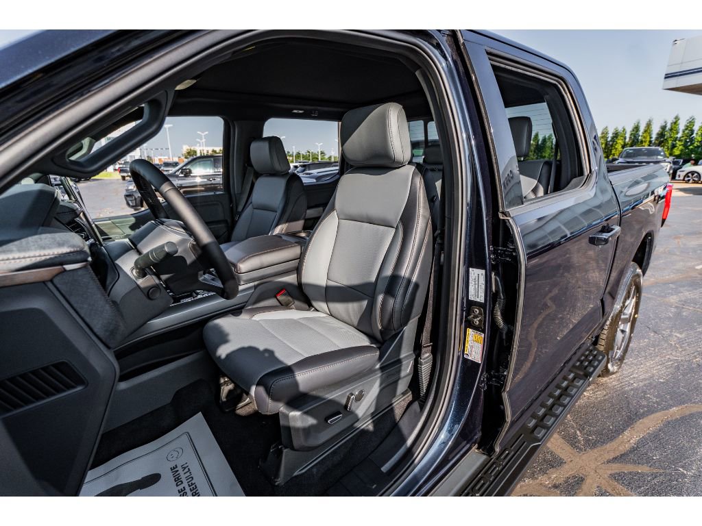 2025 Ford F-150 Lightning Lariat - Photo 7