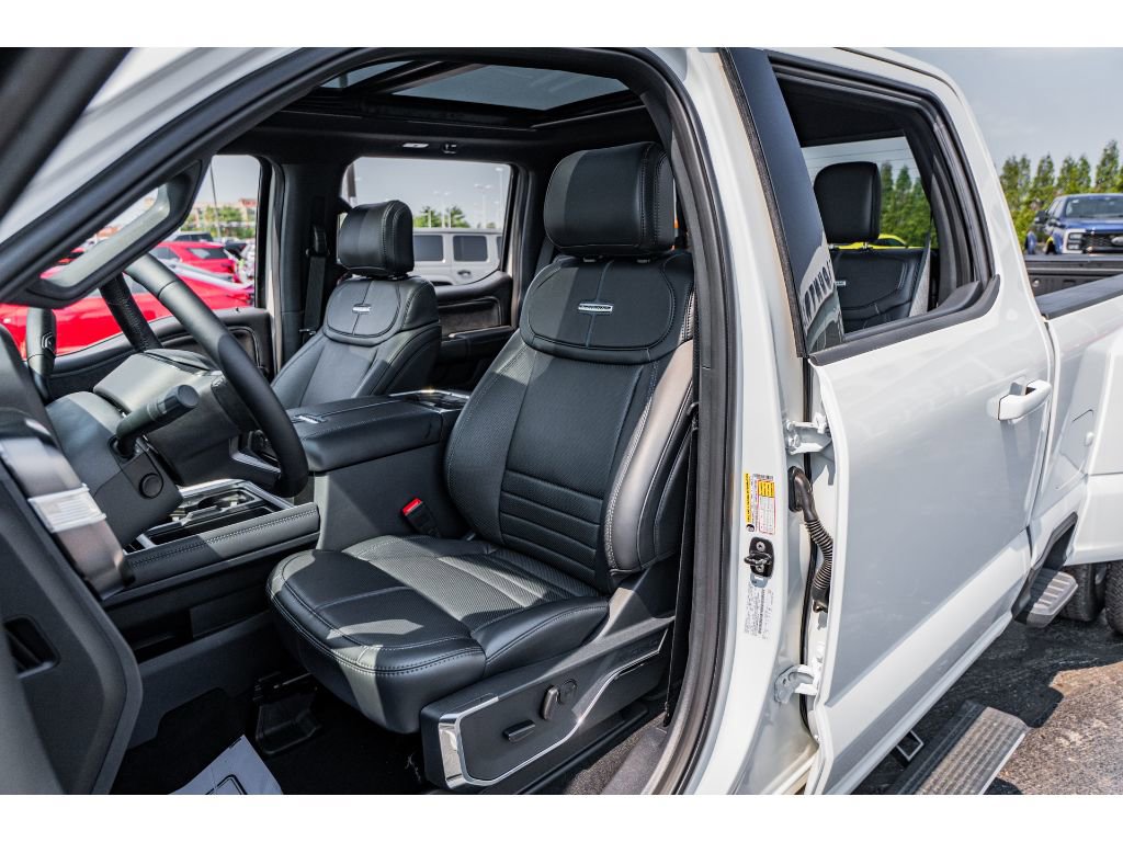 2025 Ford F-350 Super Duty Platinum - Photo 8