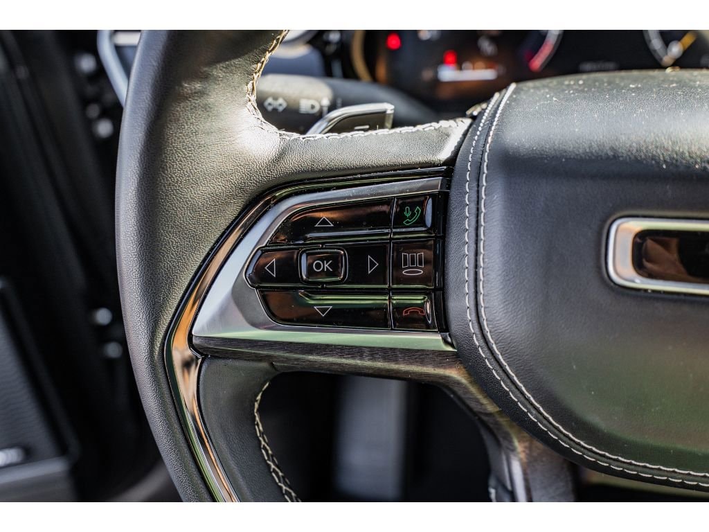 2023 Jeep Grand Cherokee Overland - Photo 12