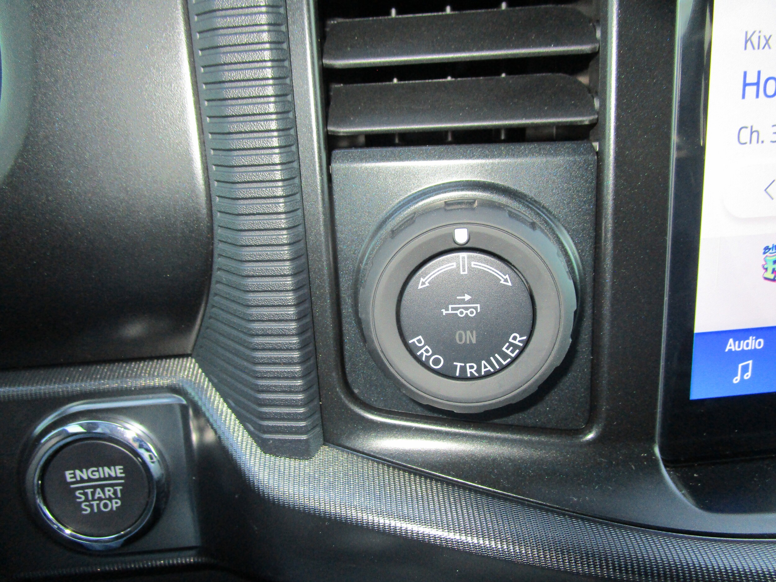2025 Ford F-150 Raptor - Photo 11