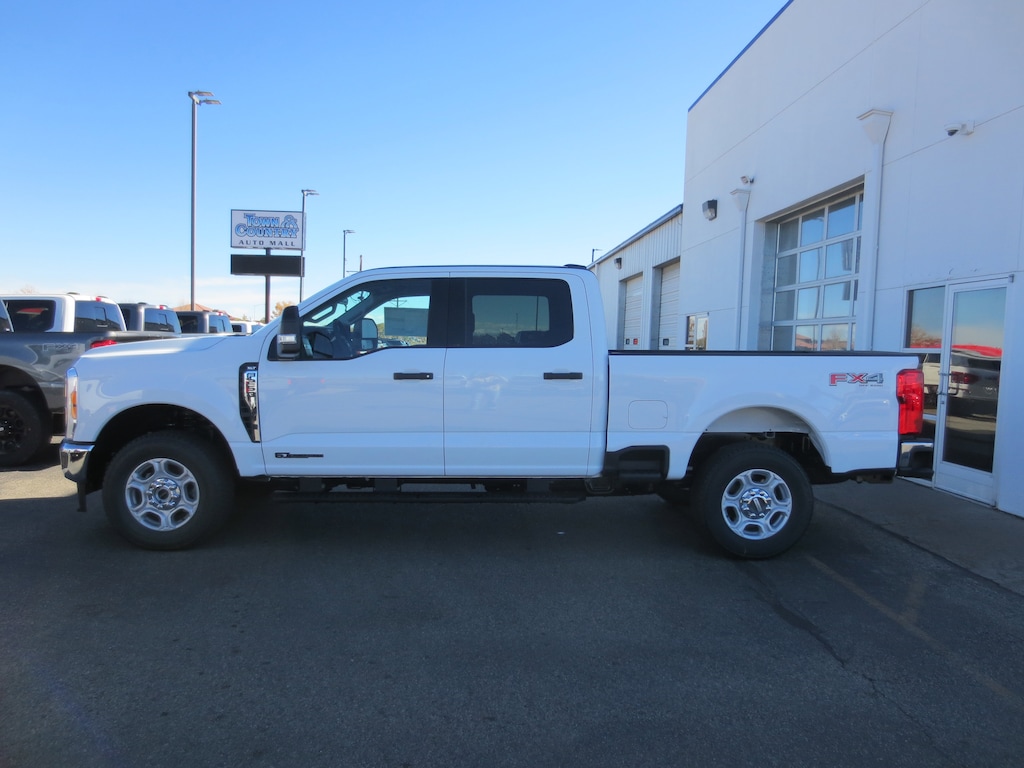 New 2026 Ford Super Duty F-250 SRW XLT XLT 4WD Crew Cab 6.75 Box