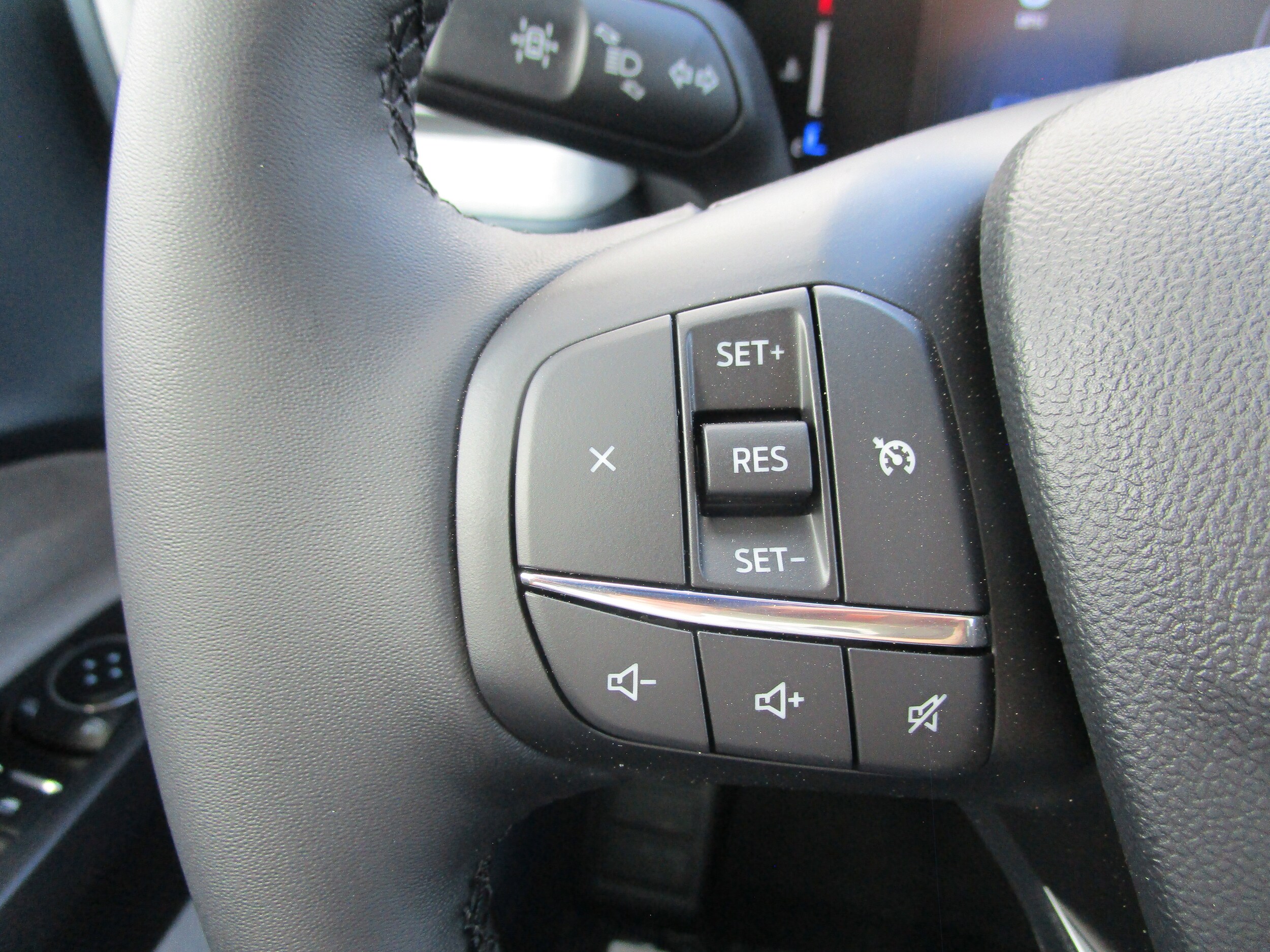 2025 Ford Maverick XLT - Photo 8