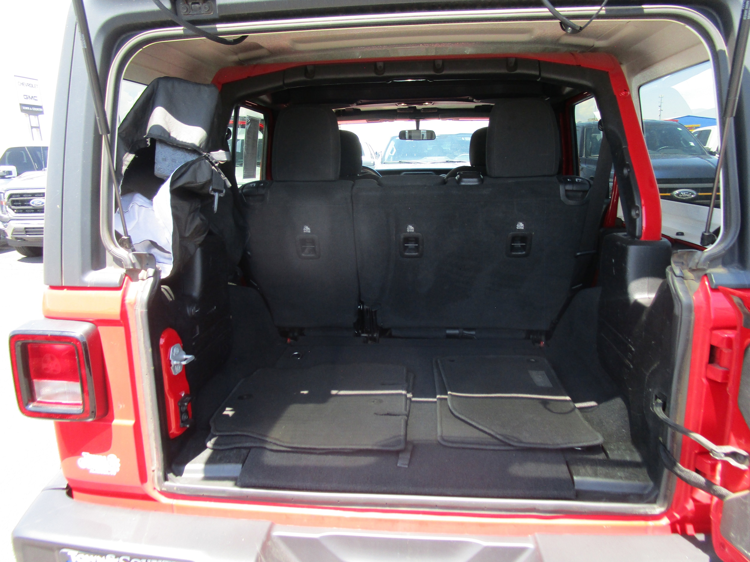 2021 Jeep Wrangler Unlimited Sahara - Photo 8