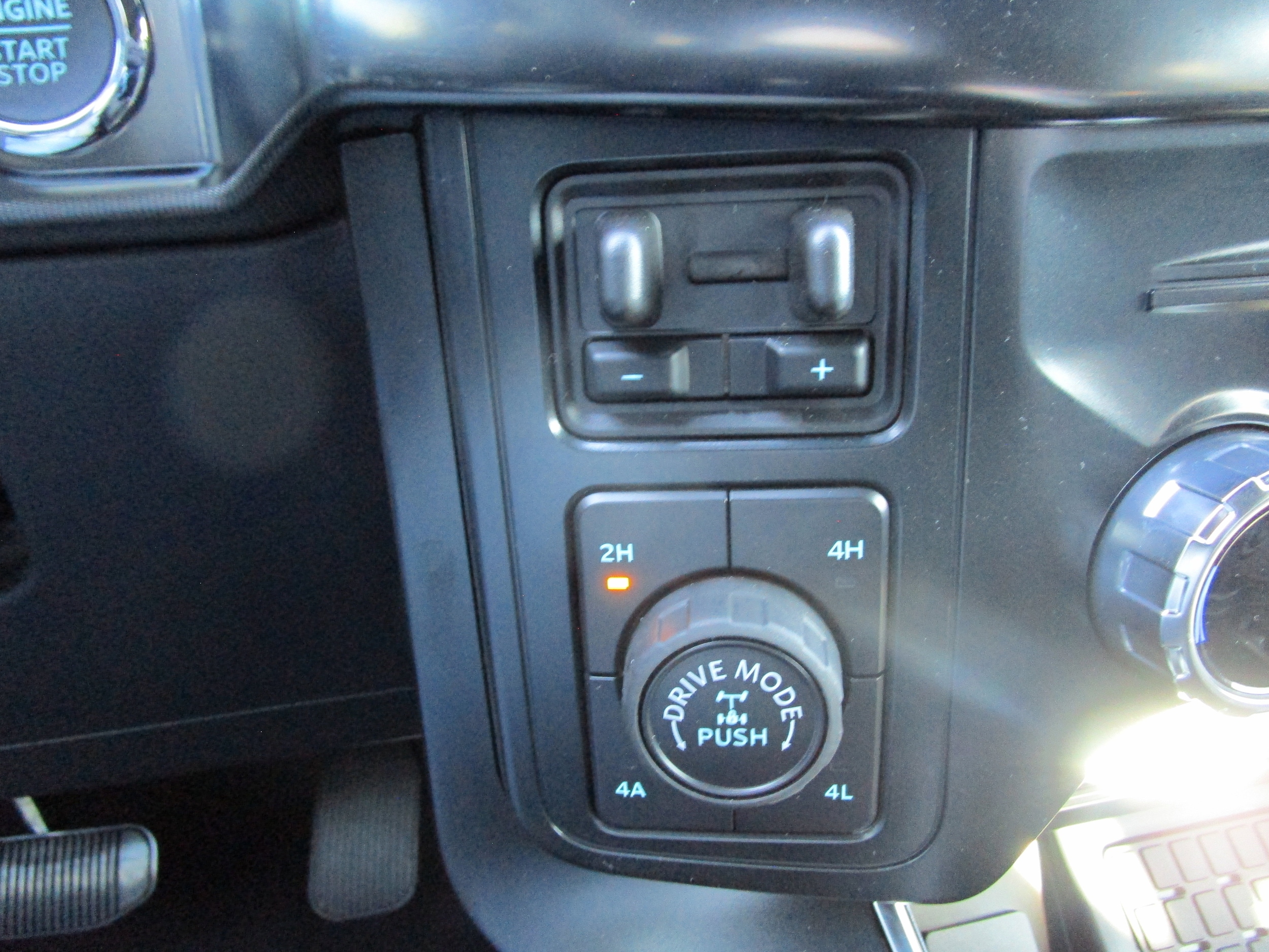 2025 Ford F-150 Raptor - Photo 12