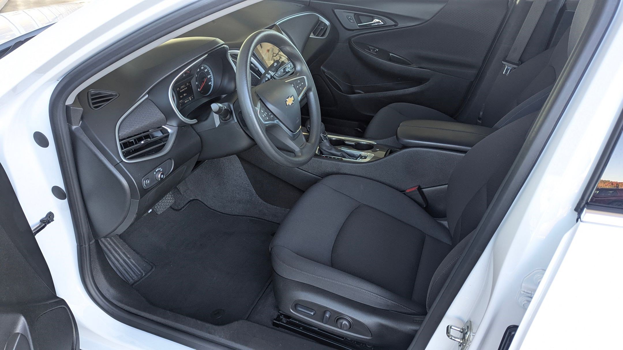 2023 Chevrolet Malibu 1LT photo 3