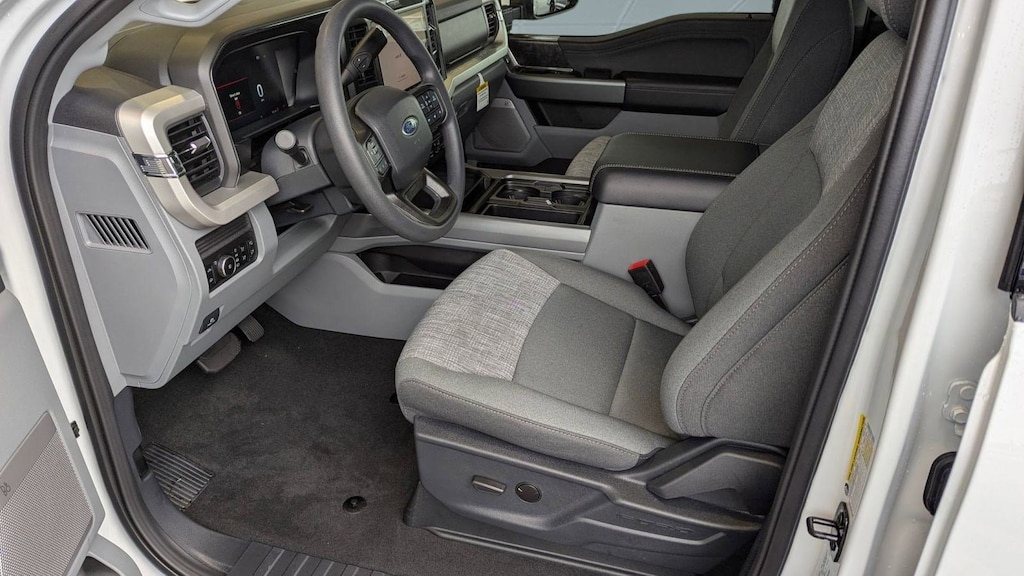 New 2026 Ford F-250 XLT Truck Crew Cab