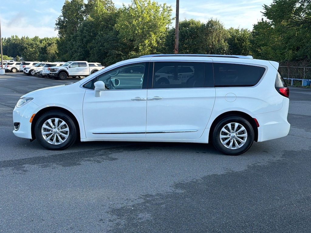 Certified 2018 Chrysler Pacifica Touring L Van