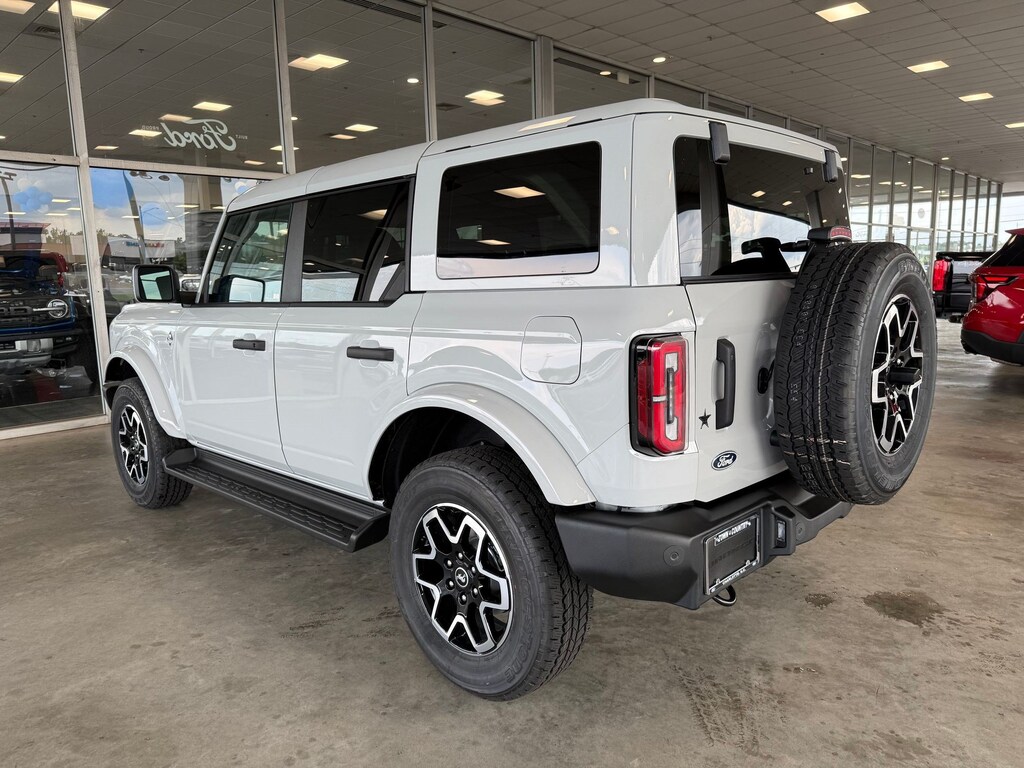 New 2026 Ford Bronco Outer Banks SUV