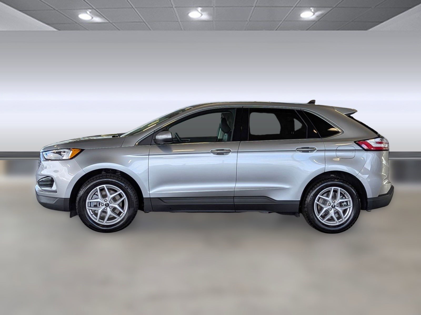 2024 Ford Edge SEL photo 2