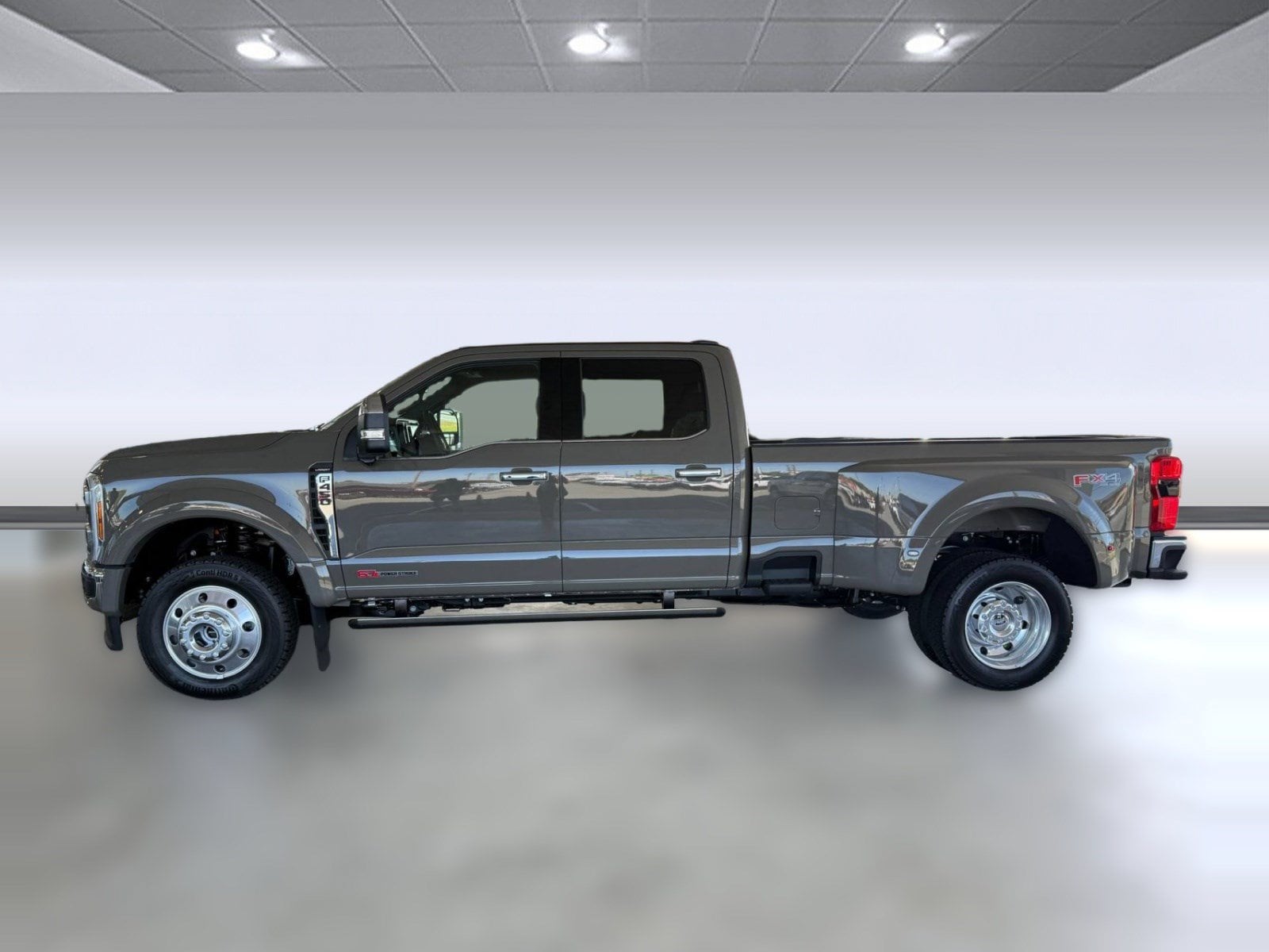 2026 Ford F-450 LARIAT Truck Crew Cab