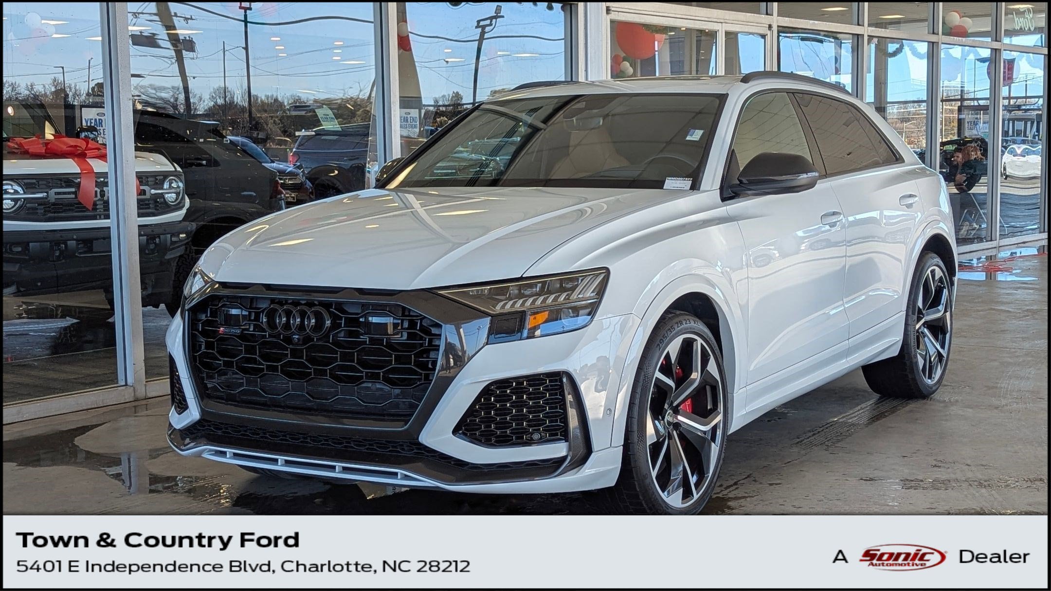 2021 Audi RS Q8 Base's photo