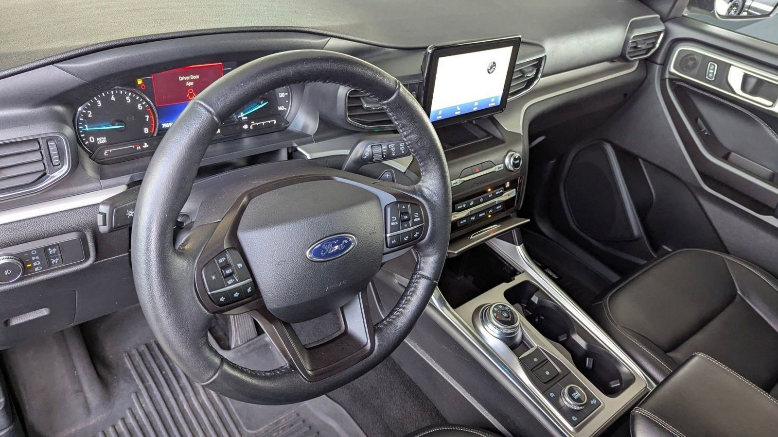 2020 Ford Explorer XLT photo 4