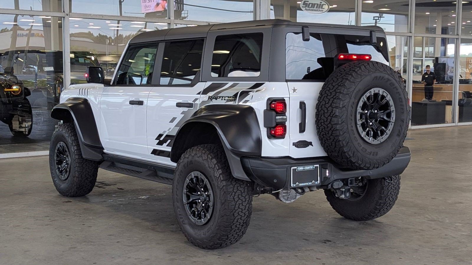 2023 Ford Bronco Raptor photo 3