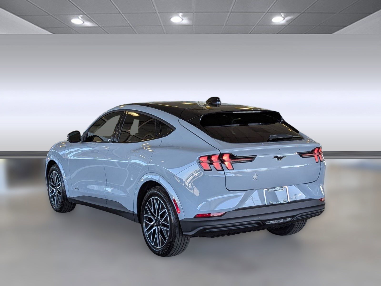 2025 Ford Mustang Mach-E Premium photo 3