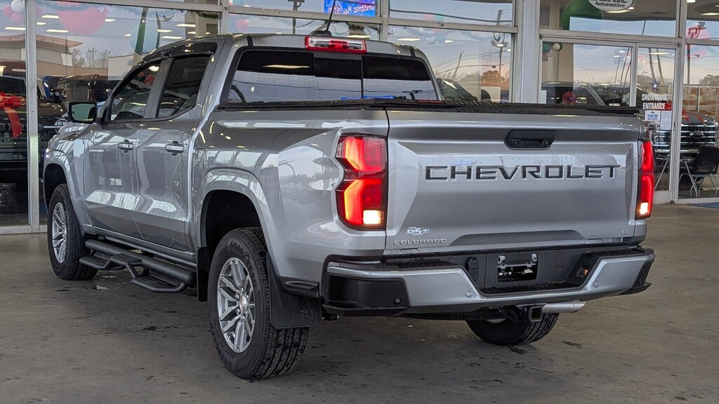 Used 2024 Chevrolet Colorado 2WD LT Truck Crew Cab