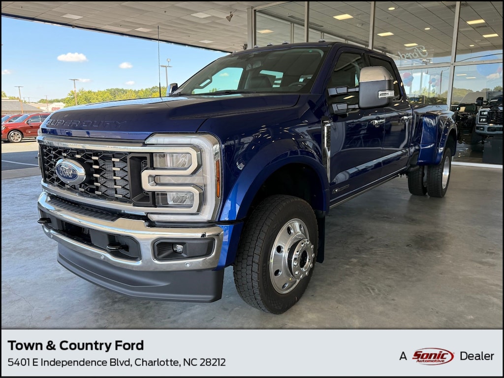 New 2026 Ford F-450 LARIAT Truck Crew Cab
