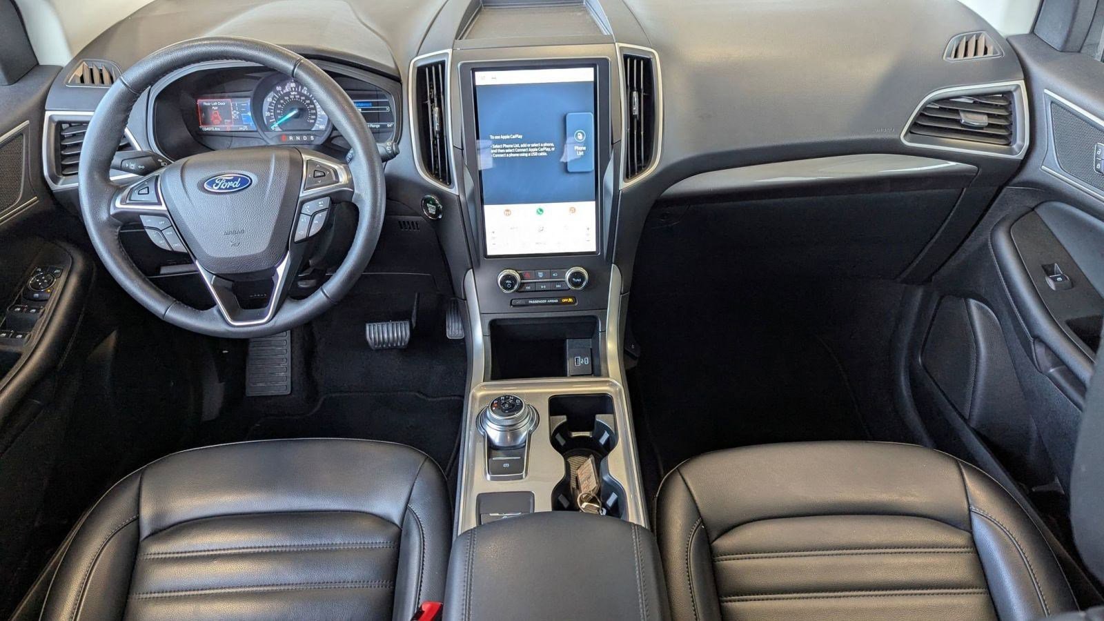 2024 Ford Edge SEL photo 4