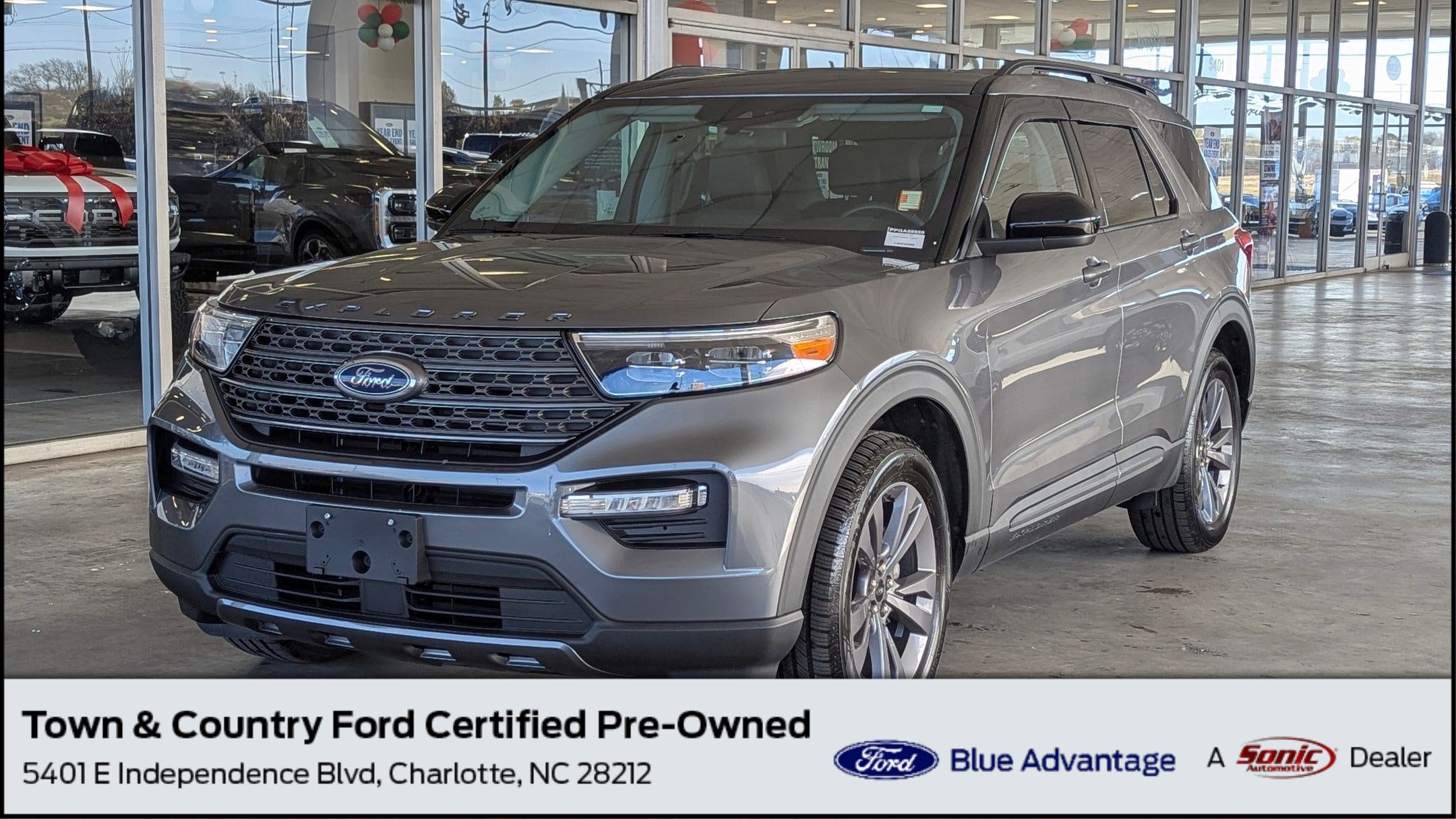 2023 Ford Explorer XLT's photo