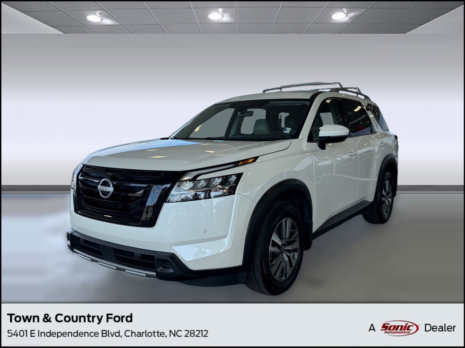 2024 Nissan Pathfinder SL