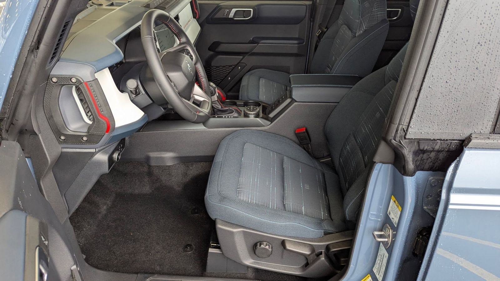 2025 Ford Bronco Heritage First Edition photo 4