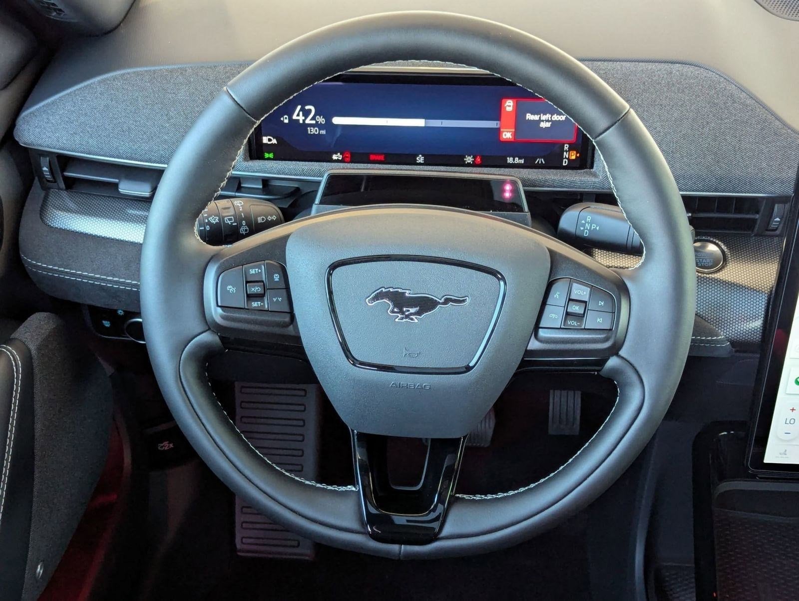 2025 Ford Mustang Mach-E GT - Photo 17