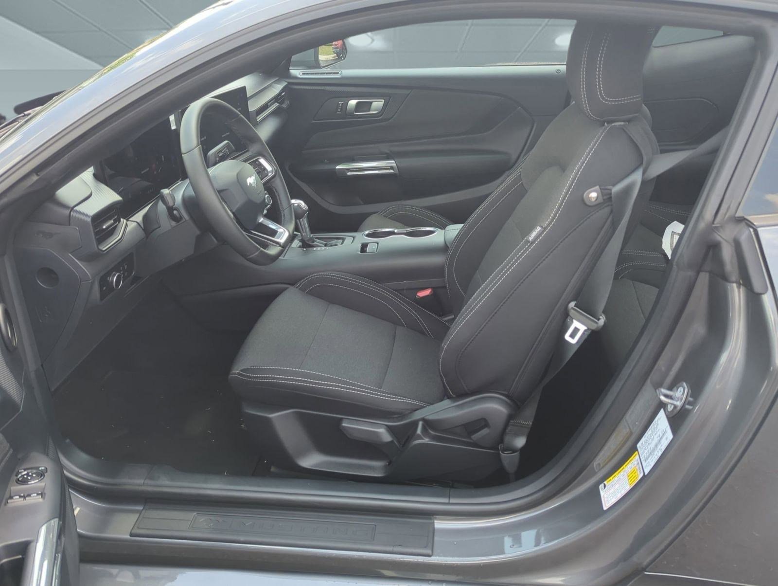 2024 Ford Mustang EcoBoost photo 4