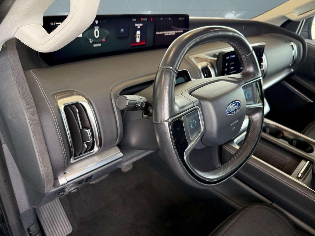 Certified 2025 Ford Expedition Max Platinum SUV