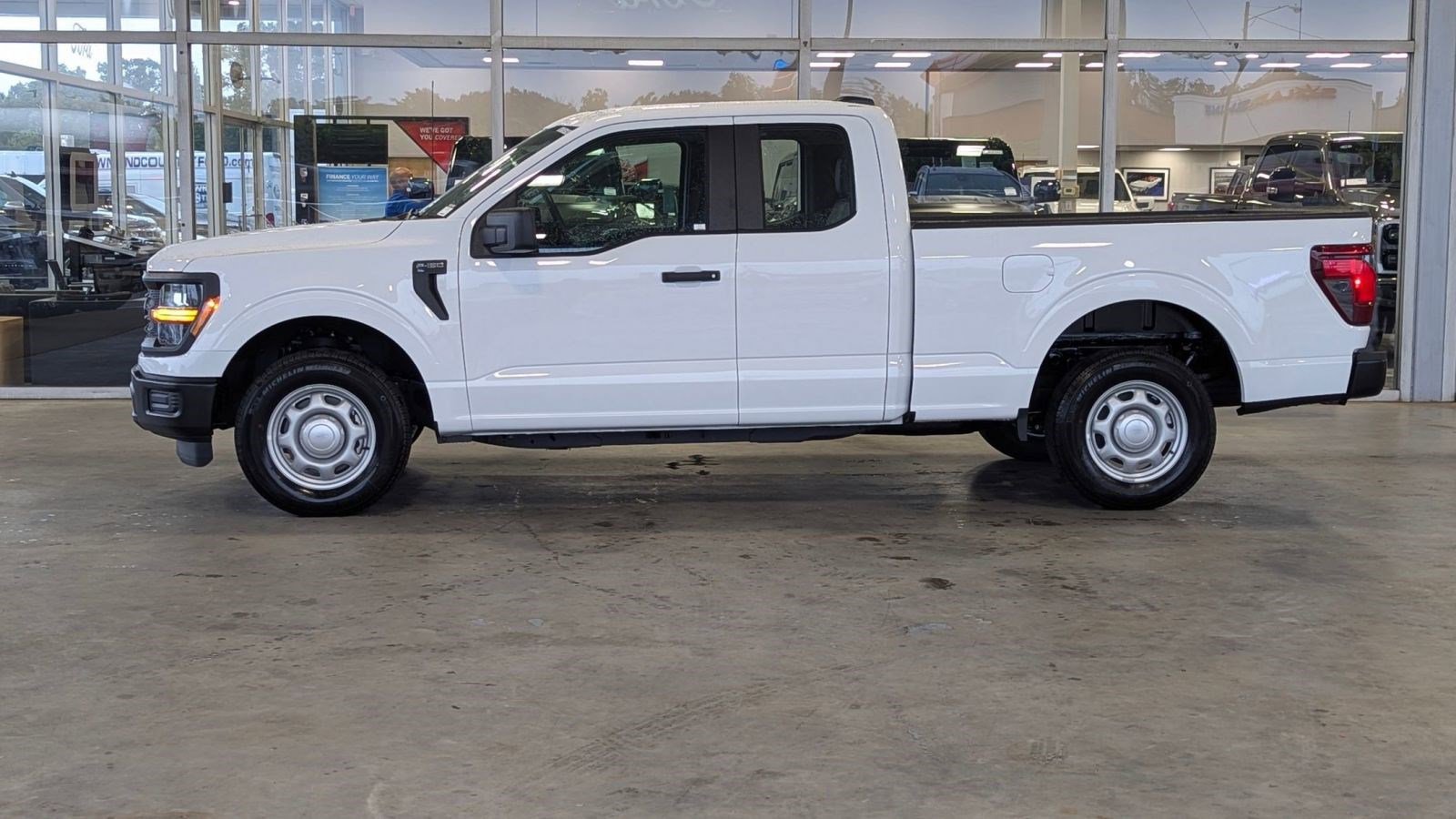 2025 Ford F-150 XL photo 2