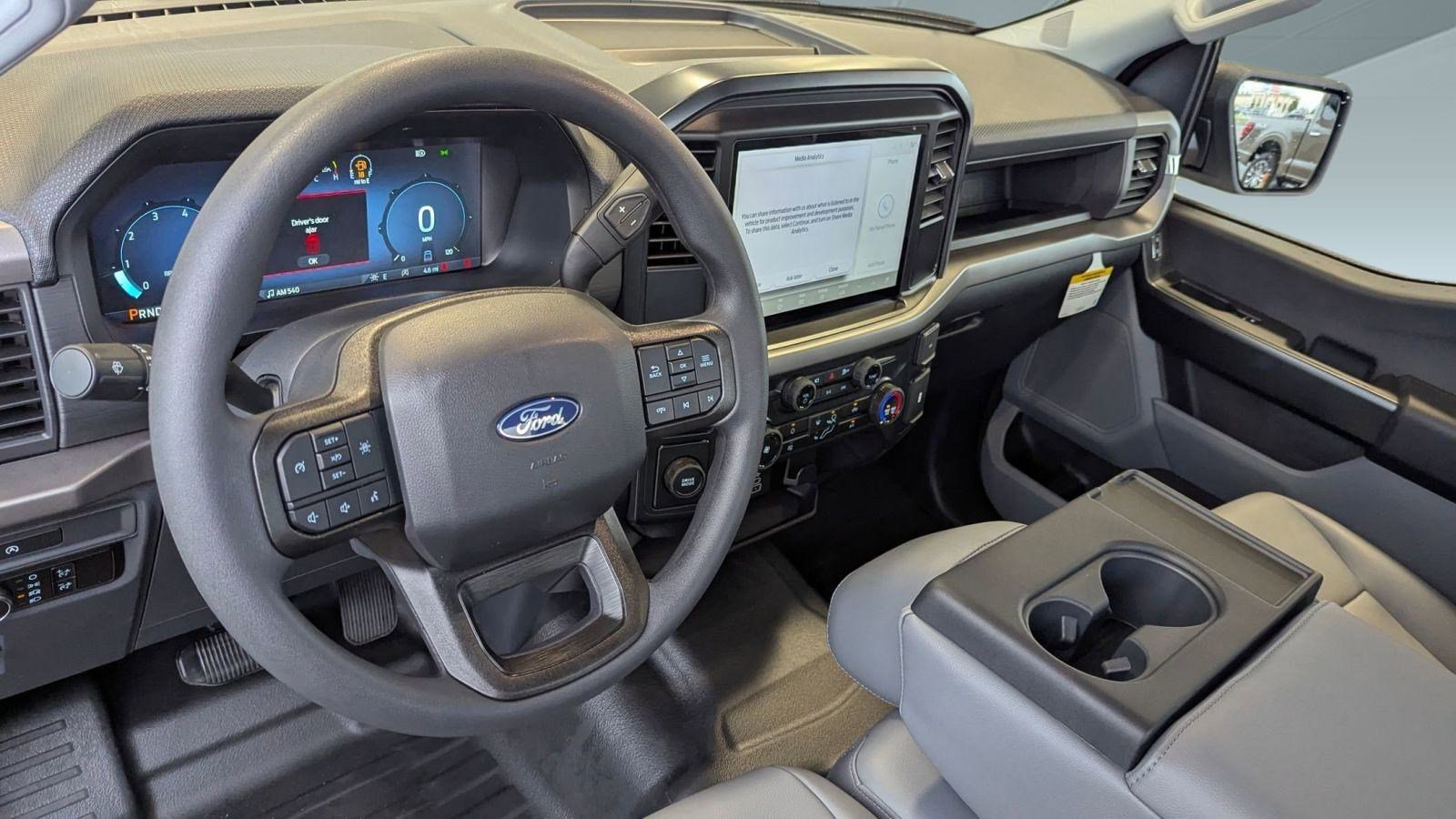 2025 Ford F-150 XL photo 4