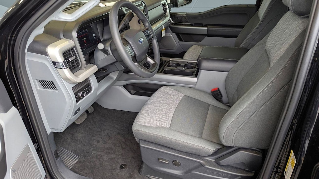 New 2026 Ford F-250 XLT Truck Crew Cab