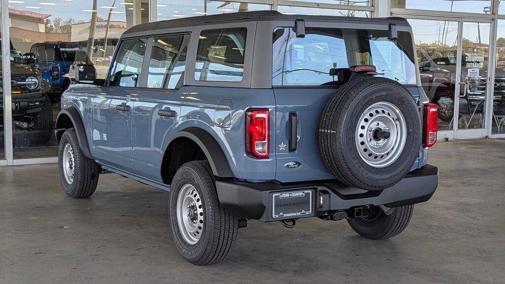 New 2025 Ford Bronco Base SUV