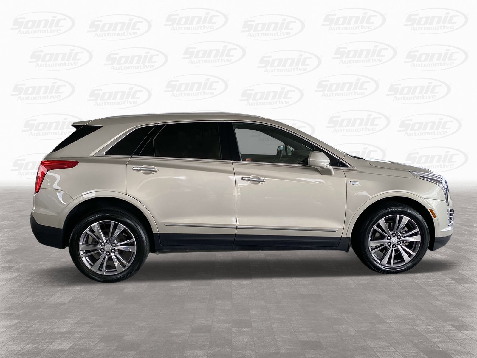 Used 2017 Cadillac XT5 Premium Luxury with VIN 1GYKNCRS4HZ120773 for sale in Charlotte, NC