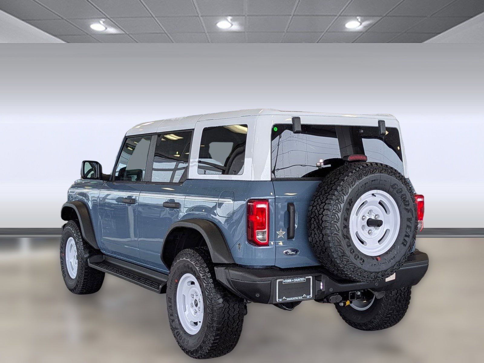 2025 Ford Bronco Heritage First Edition photo 3