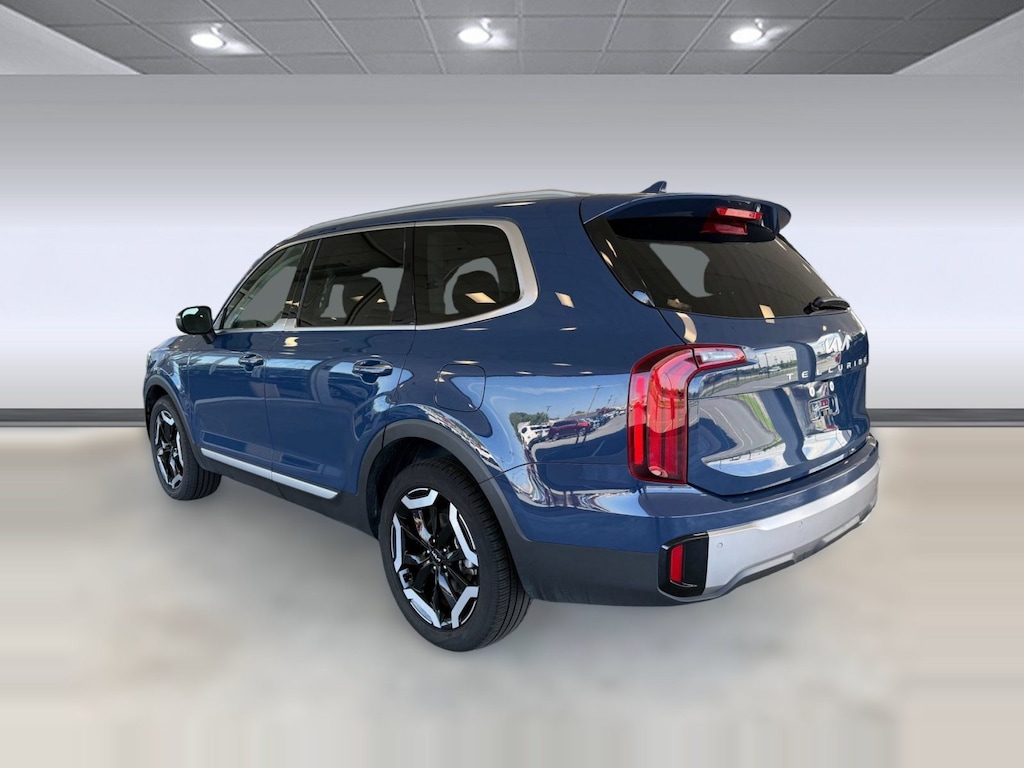Used 2025 Kia Telluride S SUV