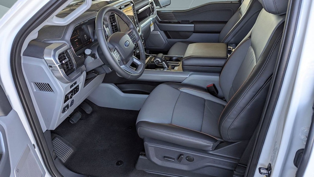 New 2025 Ford F-150 LARIAT Truck SuperCrew Cab