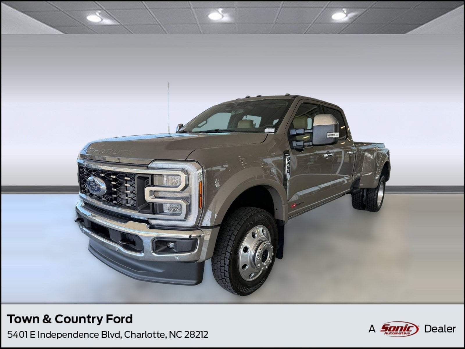 2026 Ford F-450 LARIAT Truck Crew Cab
