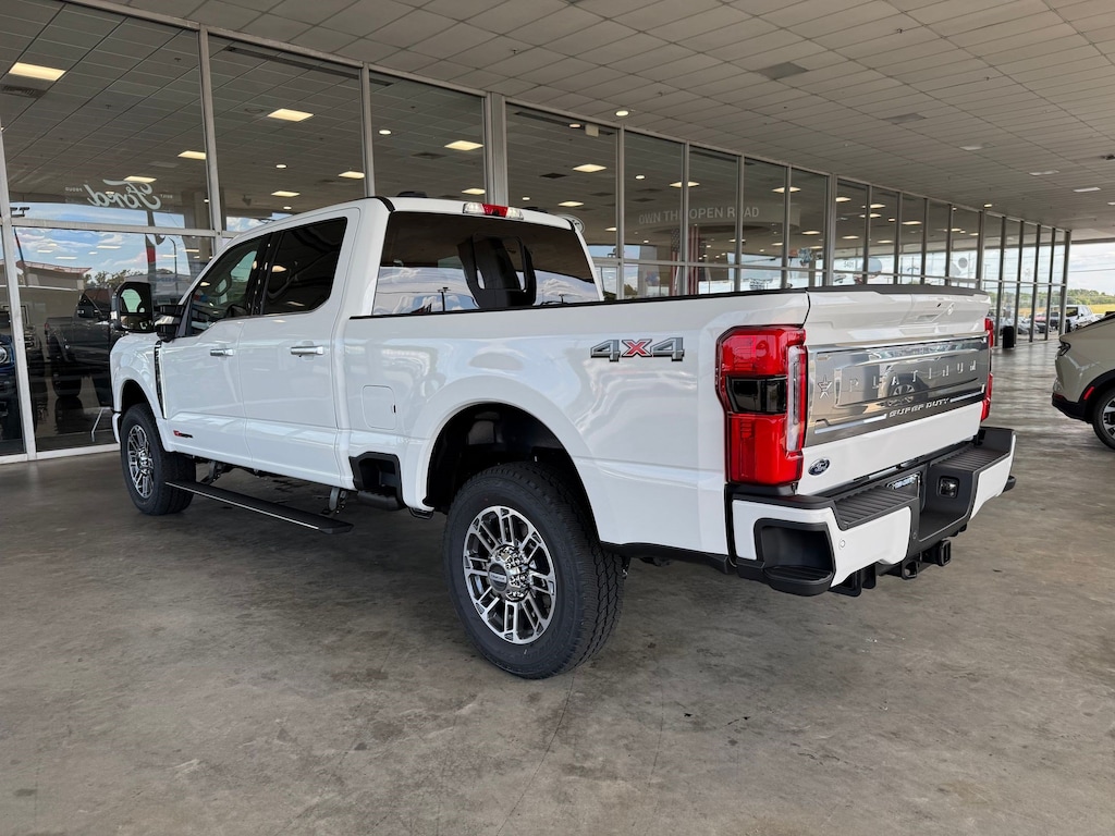 New 2026 Ford F-250 LARIAT Truck Crew Cab