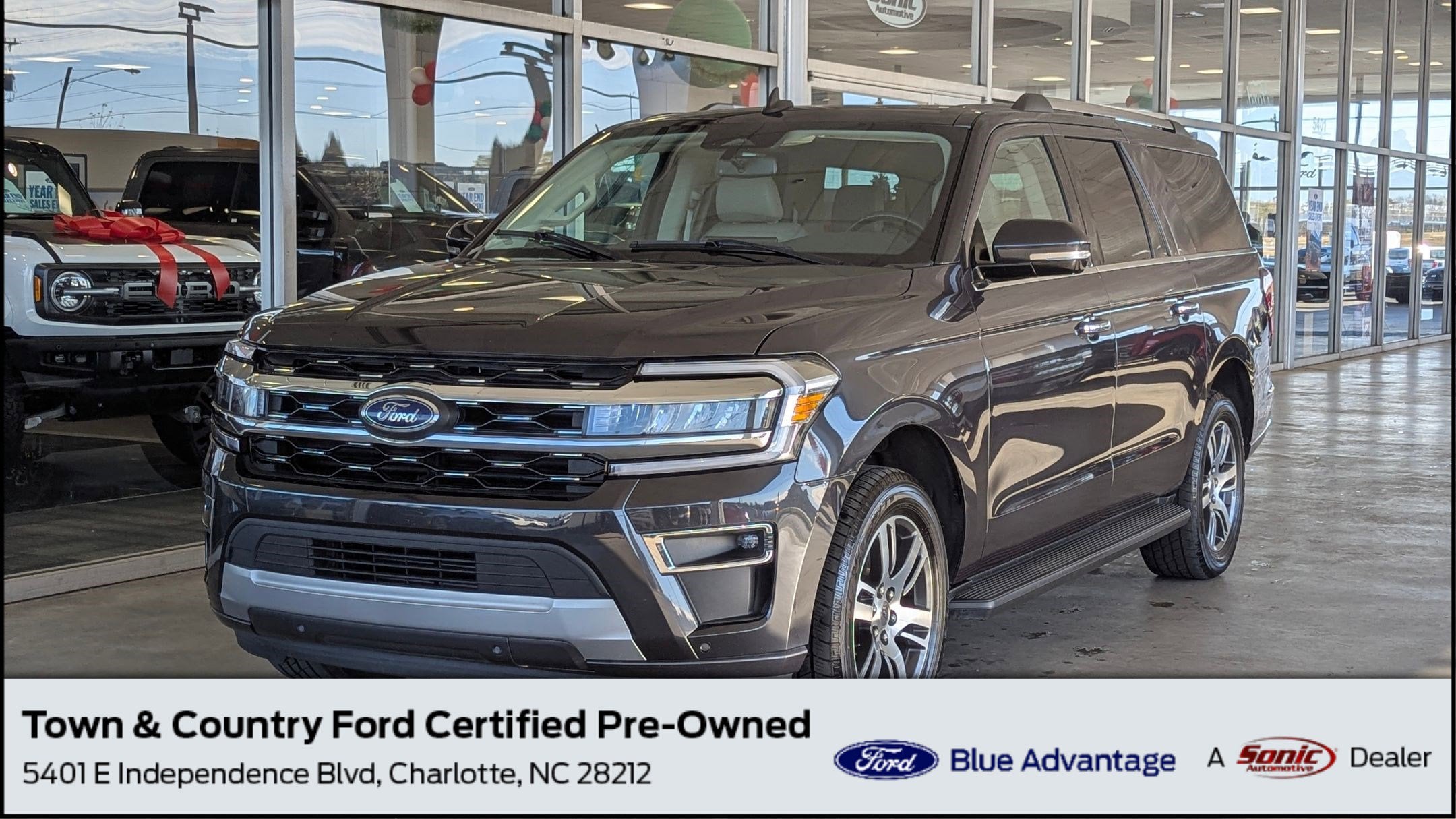 2024 Ford Expedition Limited's photo