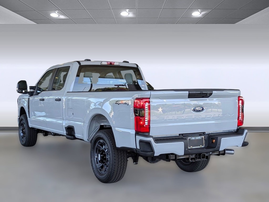 New 2025 Ford F-250 XL Truck Crew Cab