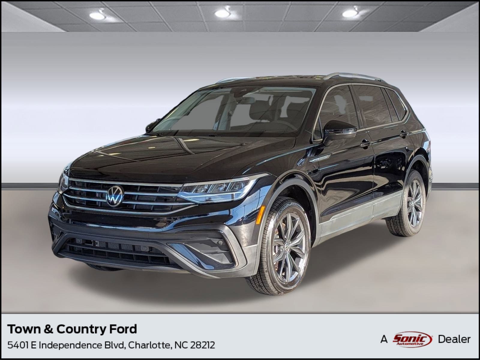 2024 Volkswagen Tiguan SE's photo