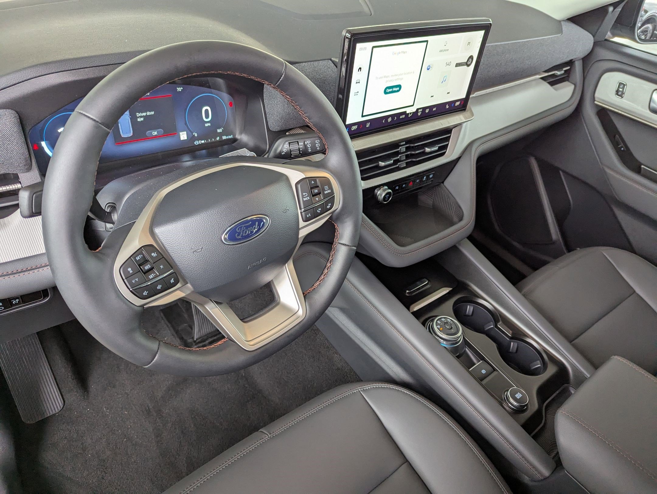 2025 Ford Explorer photo 4