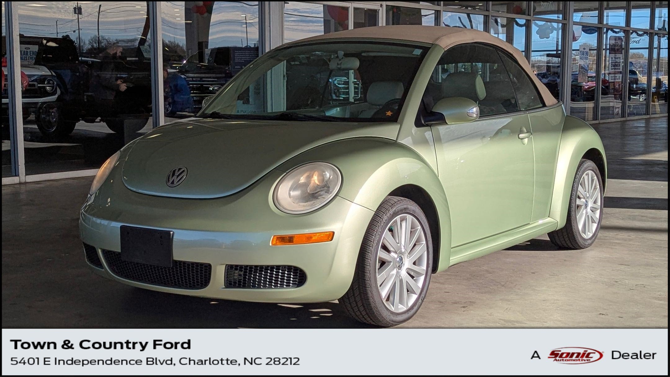 2008 Volkswagen New Beetle SE's photo