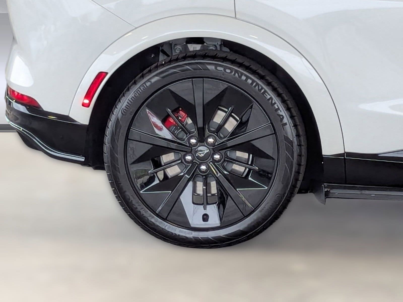 2025 Ford Mustang Mach-E GT - Photo 11